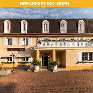 Carl Restaurant & Free Parking Hotel